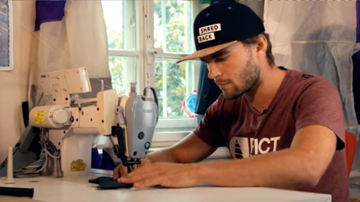 Prototypenbau an der Nähmaschine